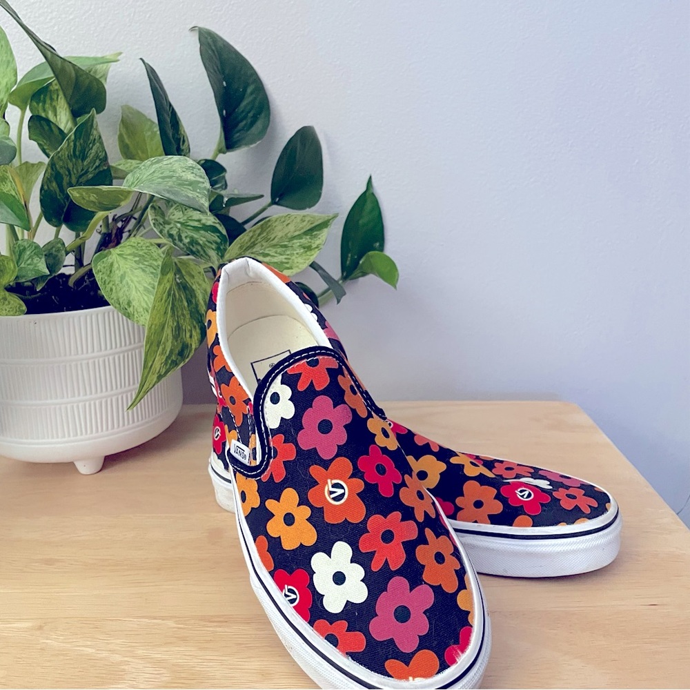retro slip on Vans 🌼